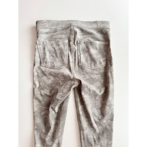SPANX Jeanish Stone Wash Camo Cropped Skinny Legging Jeans, Size S - Picture 7 of 13